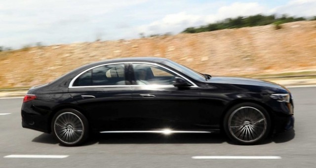 Đại lý báo Mercedes-Benz E 350e có thể sắp về Việt Nam, giá dự kiến 3,399 tỷ đồng